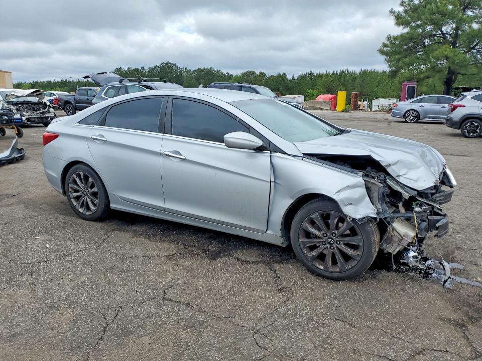Photo 4 from auction – 2011 HYUNDAI SONATA with VIN 5NPEC4AC0BH224436