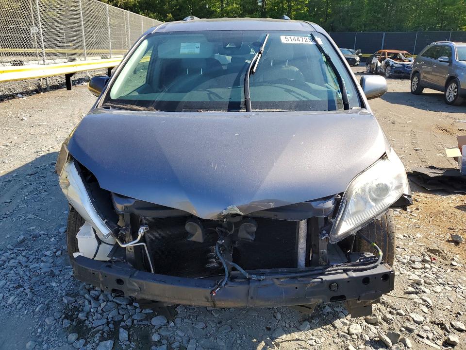Photo 5 from auction – 2018 TOYOTA SIENNA with VIN 5TDYZ3DC5JS940775