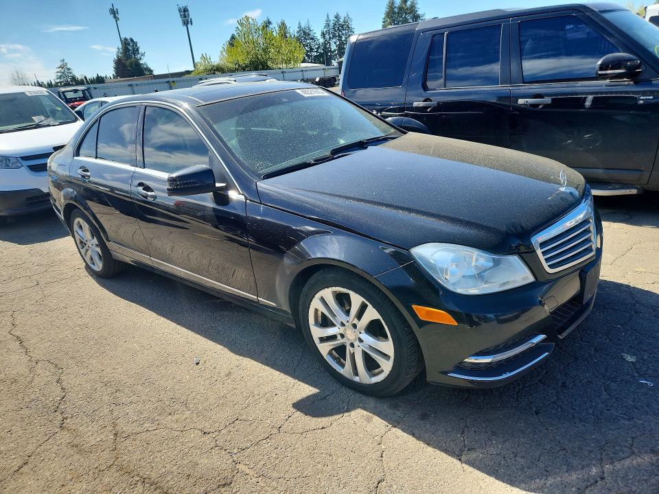 Photo 4 from auction – 2013 MERCEDES-BENZ C with VIN WDDGF8AB0DR257095