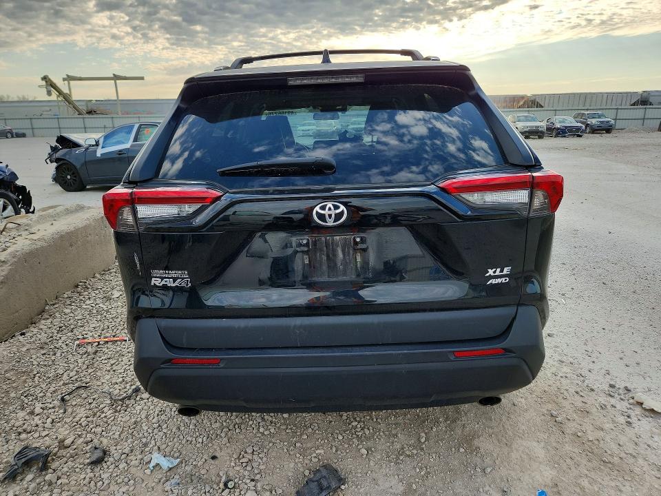 Photo 6 from auction – 2021 TOYOTA RAV4 with VIN 2T3A1RFVXMC186156