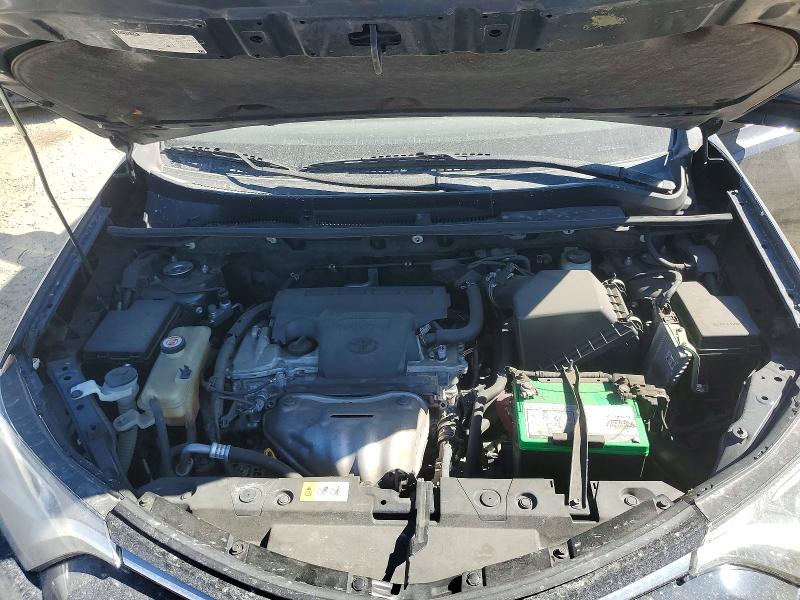 Photo 12 from auction – 2017 TOYOTA RAV4 with VIN JTMWFREVXHD105019