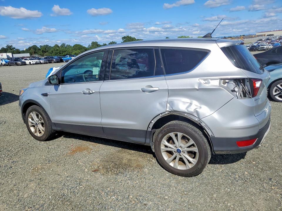 Photo 2 from auction – 2019 FORD ESCAPE with VIN 1FMCU0GD9KUC54811