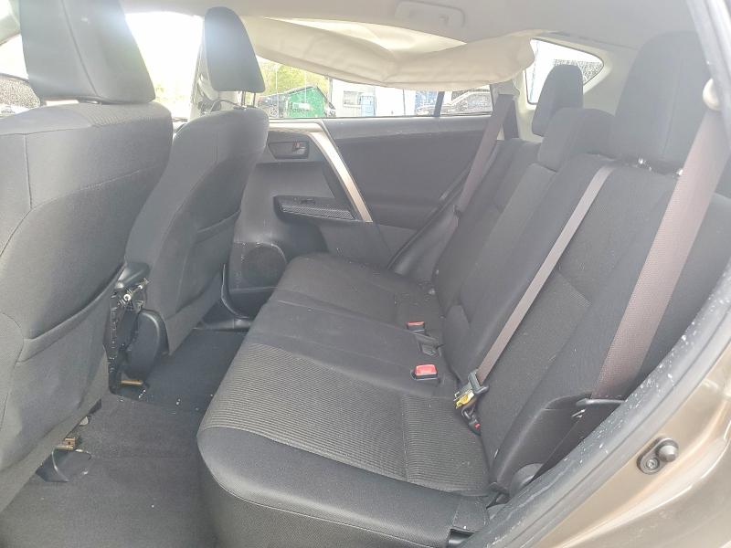 Photo 11 from auction – 2015 TOYOTA RAV4 with VIN JTMBFREV8FD116323