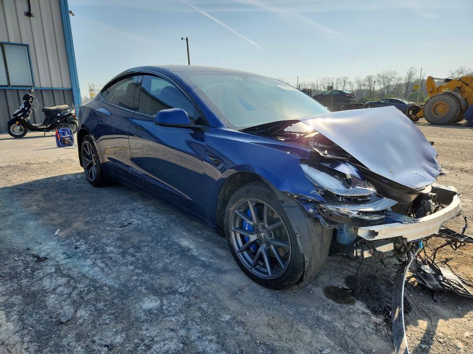 Снимка 4 от търг – 2023 TESLA MODEL 3 с VIN 5YJ3E1EA6PF397926