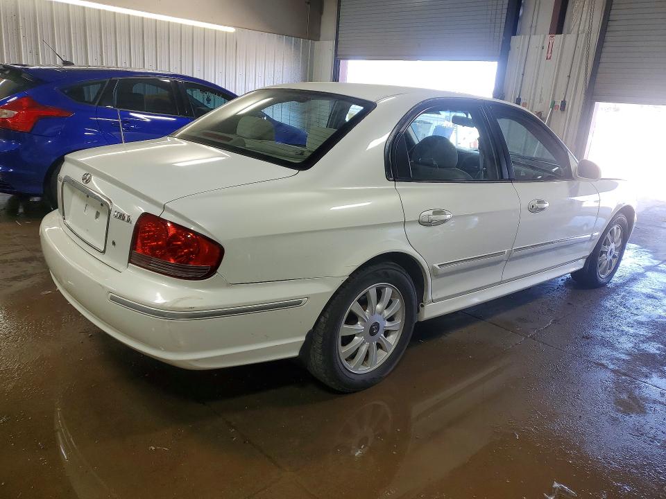 Photo 3 from auction – 2005 HYUNDAI SONATA with VIN KMHWF35H15A130438