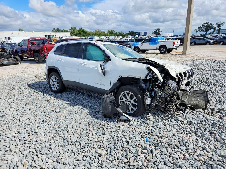 Photo 4 from auction – 2015 JEEP CHEROKEE with VIN 1C4PJLCB0FW627653