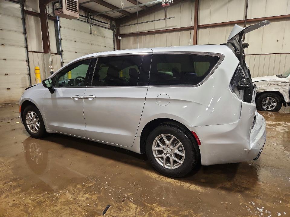 Photo 2 from auction – 2026 CHRYSLER PACIFICA with VIN 2C4RC1BGXTR172819