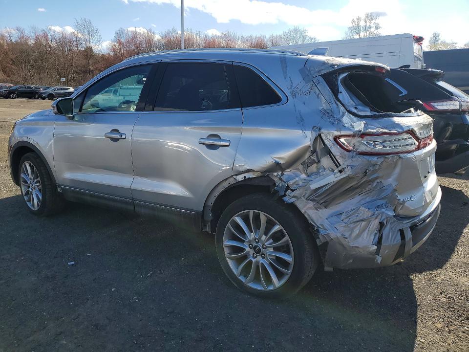 Photo 2 from auction – 2015 LINCOLN TOWNHOUSE MKC with VIN 5LMCJ1A98FUJ36478
