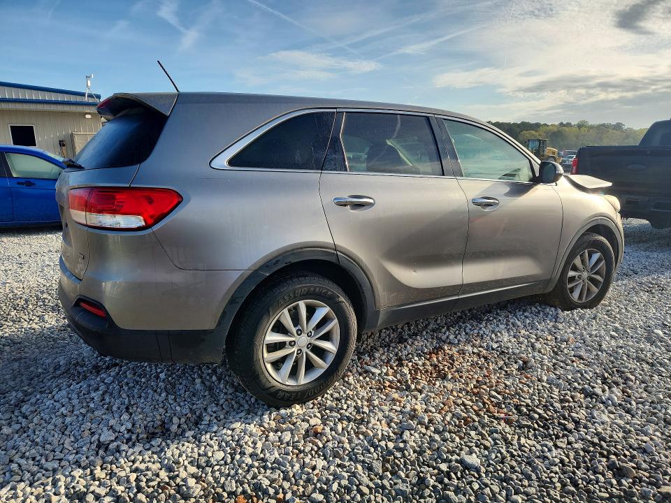 Zdjęcie 3 z aukcji – 2017 KIA SORENTO z VIN 5XYPG4A39HG229342