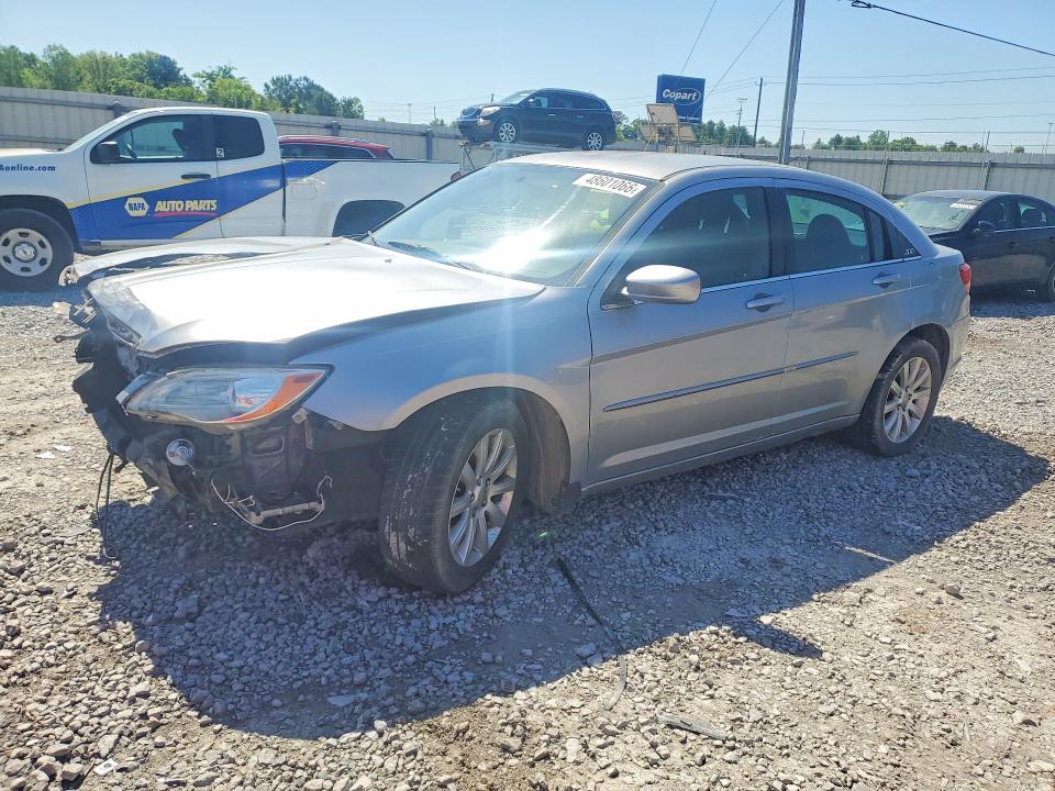 CHRYSLER 200 2013 with VIN 1C3CCBBB5DN721748 - Photo from auction