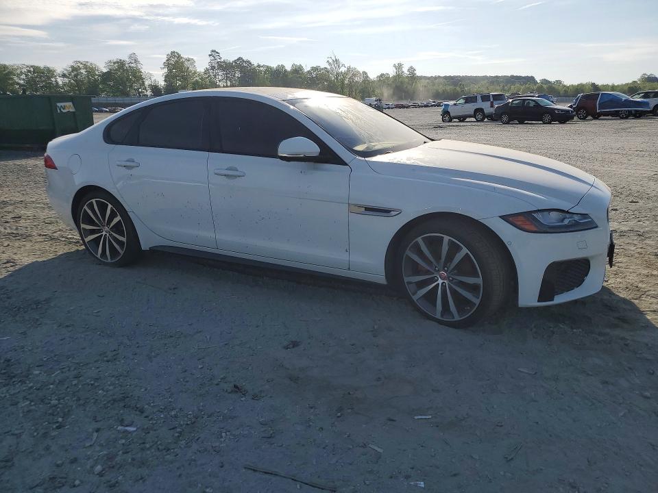 Photo 4 from auction – 2018 JAGUAR XF with VIN SAJBM4FV8JCY66540
