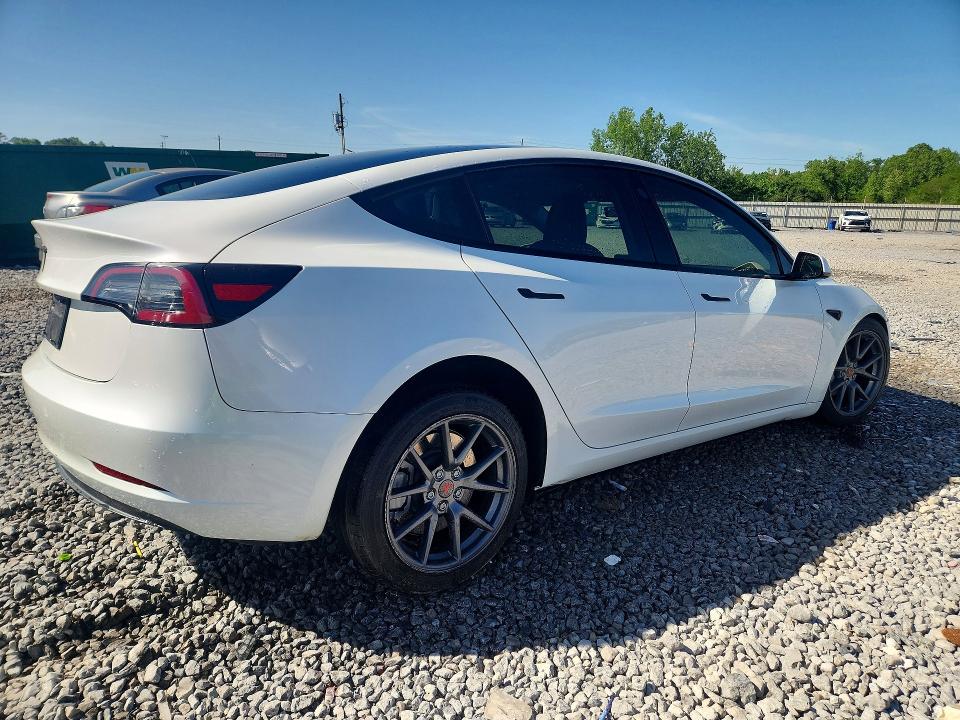 Снимка 3 от търг – 2023 TESLA MODEL 3 с VIN 5YJ3E1EA0PF481899