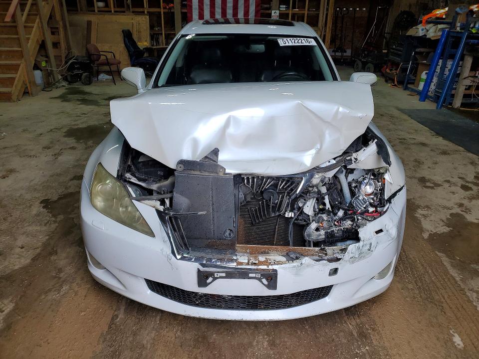 Photo 5 from auction – 2010 LEXUS IS with VIN JTHCF5C28A2032950
