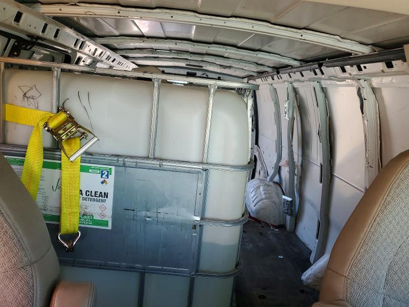 Photo 10 from auction – 2005 GMC SAVANA with VIN 1GTHG39U351145668