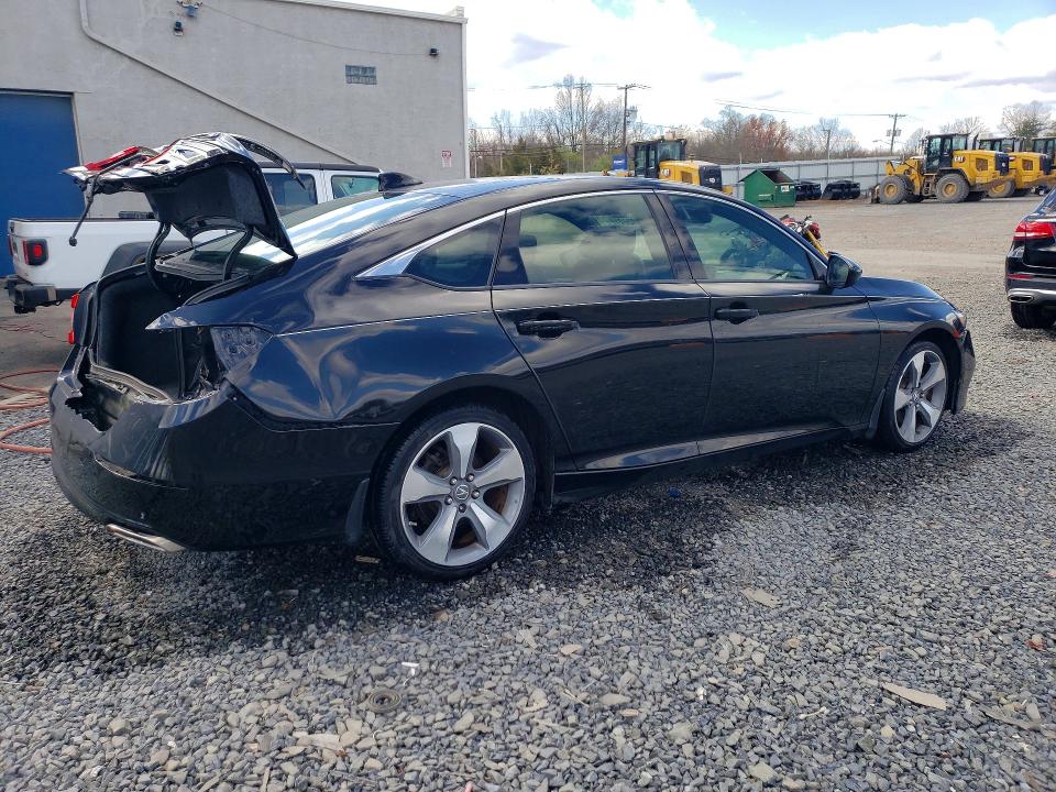 Photo 3 from auction – 2018 HONDA ACCORD with VIN 1HGCV1F33JA205220