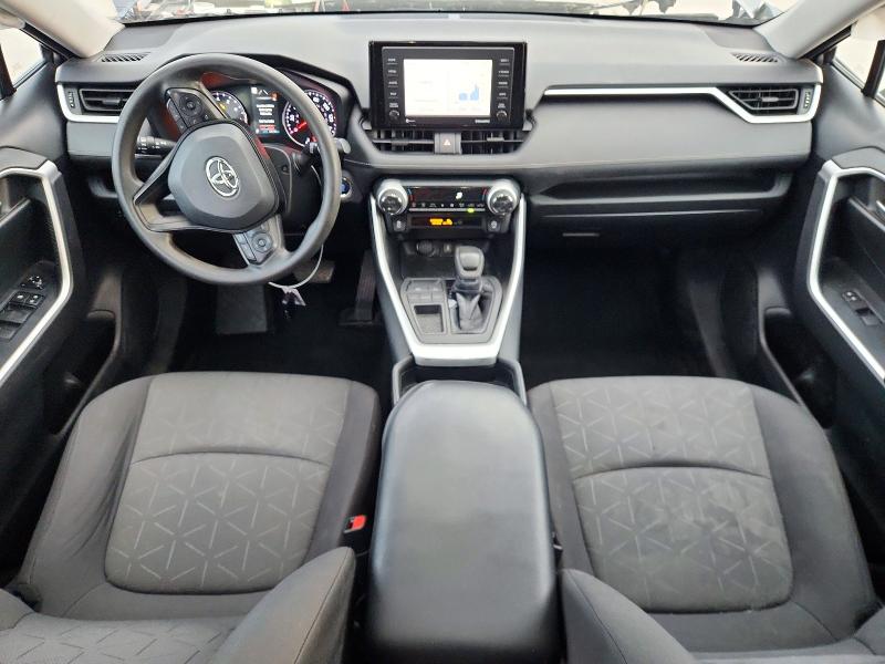 Photo 8 from auction – 2021 TOYOTA RAV4 with VIN 2T3W1RFV6MC104980