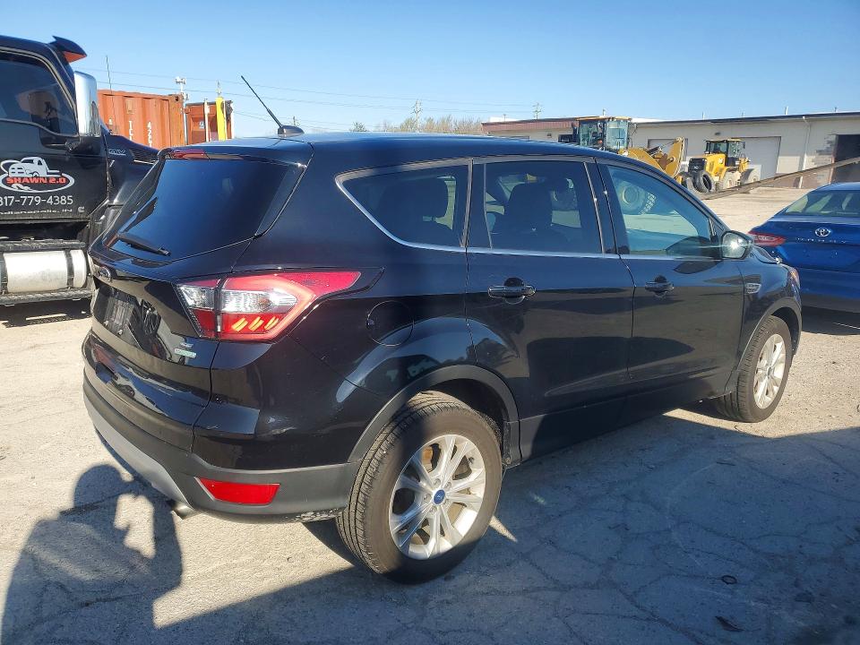 Photo 3 from auction – 2017 FORD ESCAPE with VIN 1FMCU0GD8HUC76856