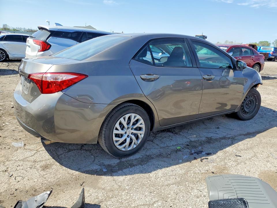 Photo 3 from auction – 2017 TOYOTA COROLLA with VIN 2T1BURHE5HC815782