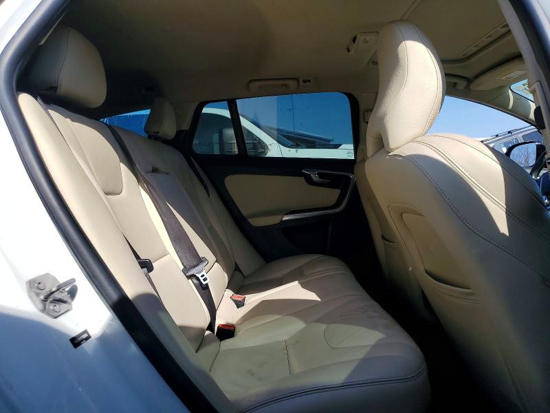 Photo 11 from auction – 2015 VOLVO V60 CROSS COUNTRY with VIN YV4612HK1F1000646