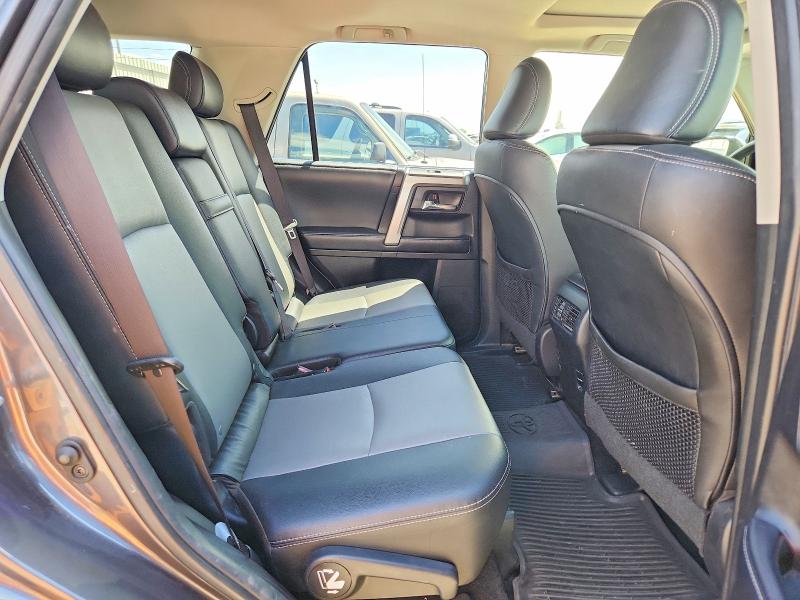 Zdjęcie 11 z aukcji – 2018 TOYOTA 4RUNNER z VIN JTEBU5JR7J5579382