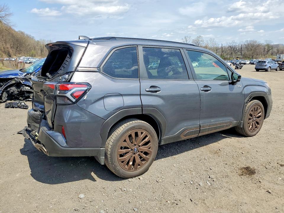 Photo 3 from auction – 2025 SUBARU FORESTER with VIN JF2SLSJD4SH442671