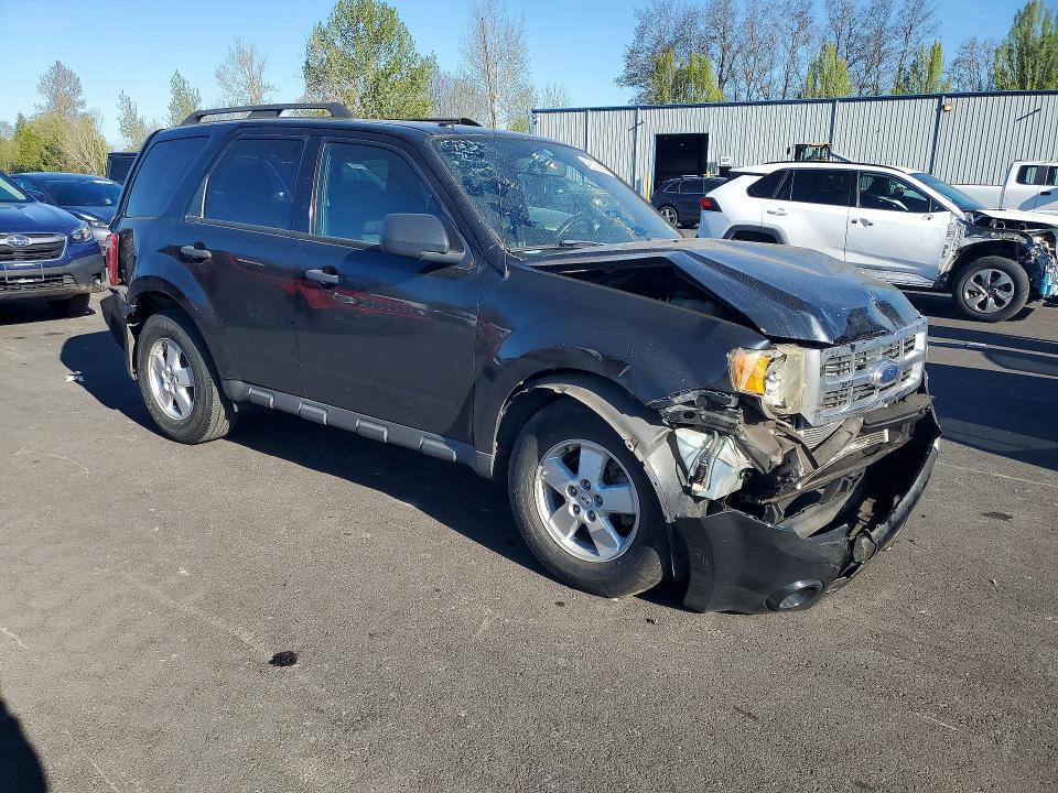 Photo 4 from auction – 2010 FORD ESCAPE with VIN 1FMCU0D73AKD38809