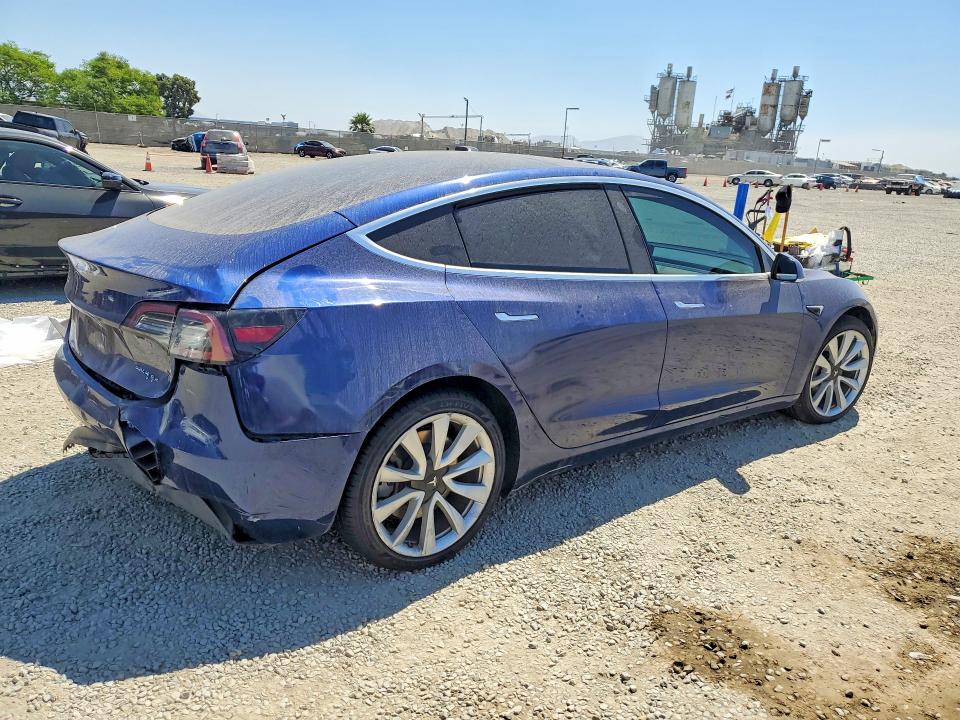 Photo 3 from auction – 2018 TESLA MODEL 3 with VIN 5YJ3E1EB5JF133709