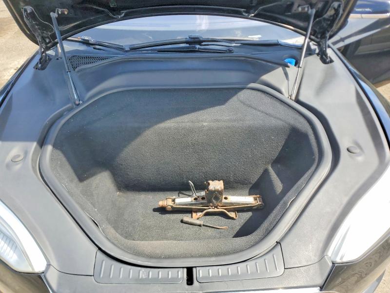 Photo 11 from auction – 2015 TESLA MODEL S with VIN 5YJSA1E27FF119731