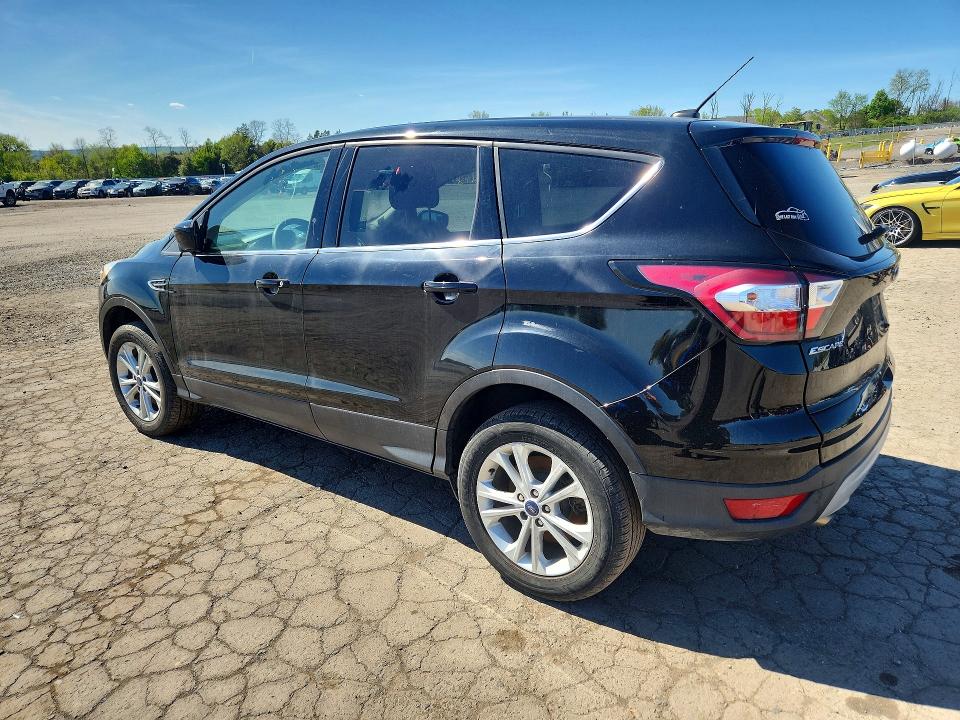 Photo 2 from auction – 2017 FORD ESCAPE with VIN 1FMCU9GD4HUC55135