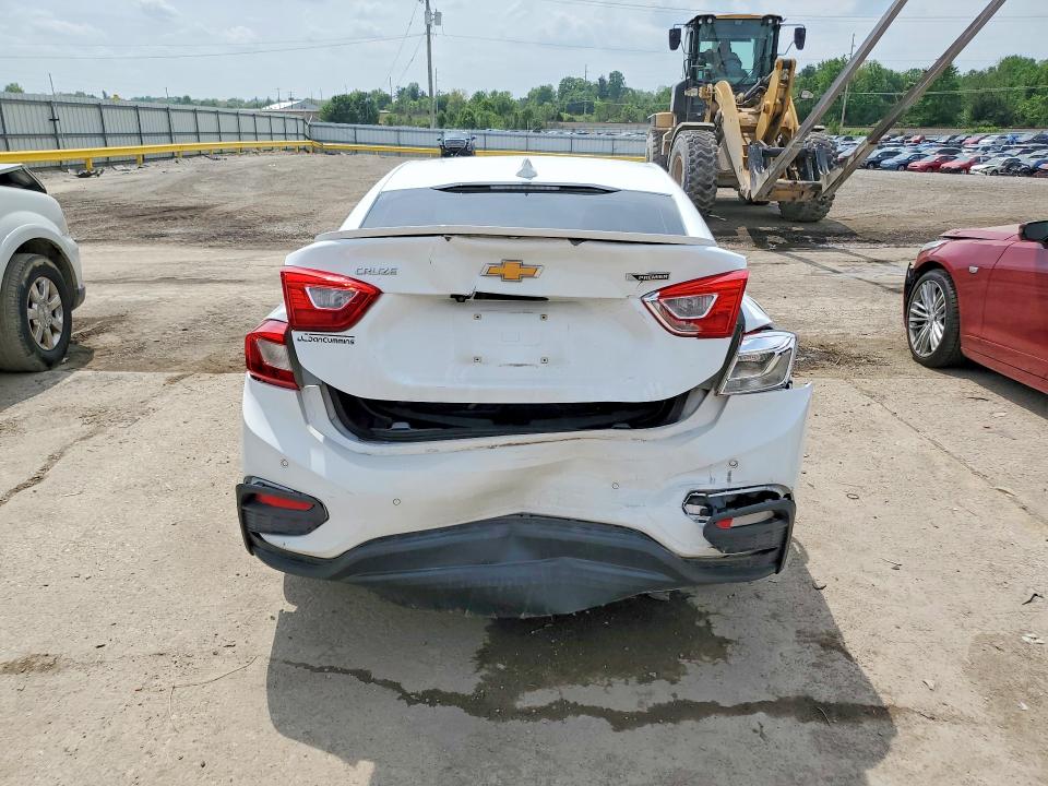 Photo 6 from auction – 2017 CHEVROLET CRUZE with VIN 1G1BF5SMXH7121649