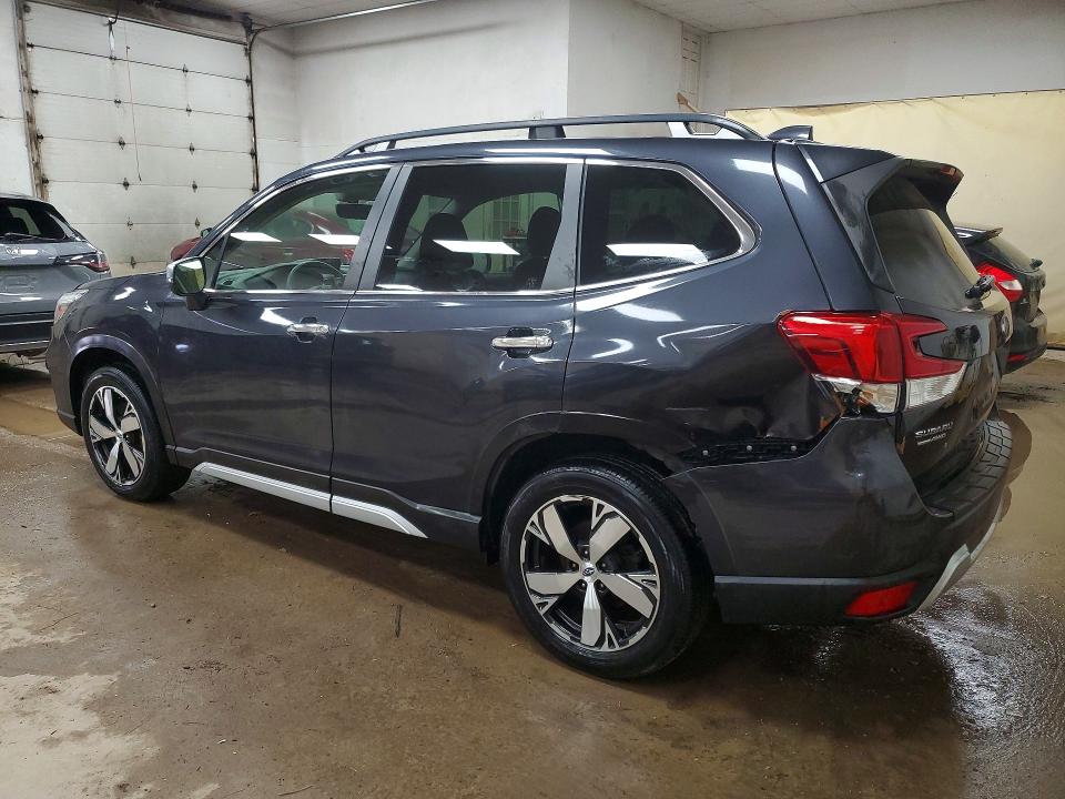 Photo 2 from auction – 2019 SUBARU FORESTER with VIN JF2SKAWC1KH548041