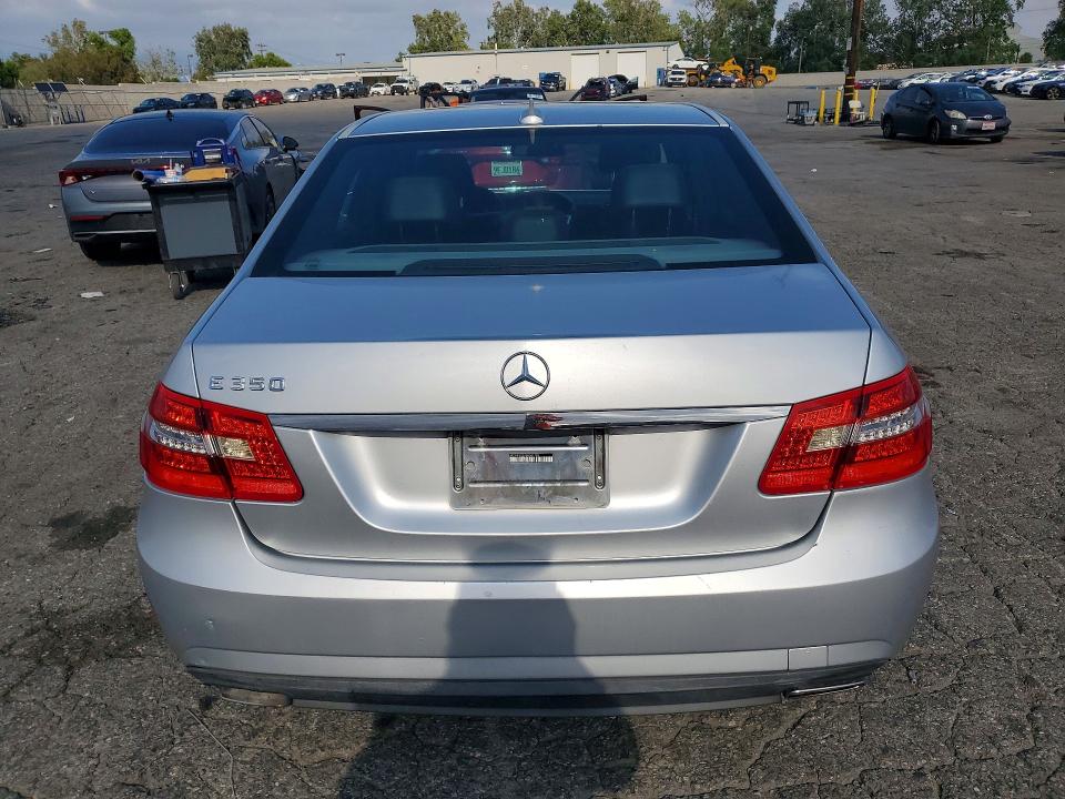Photo 6 from auction – 2011 MERCEDES-BENZ E with VIN WDDHF5GB7BA361105