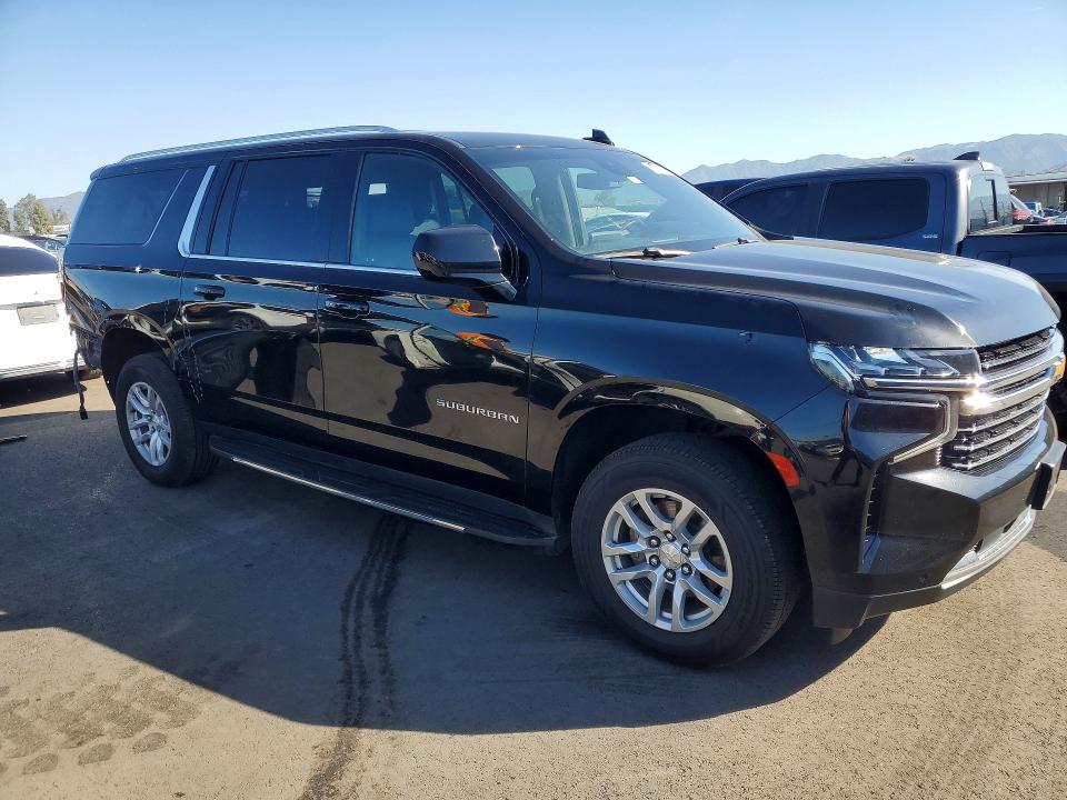 Photo 4 from auction – 2023 CHEVROLET SUBURBAN with VIN 1GNSCCKD1PR165098