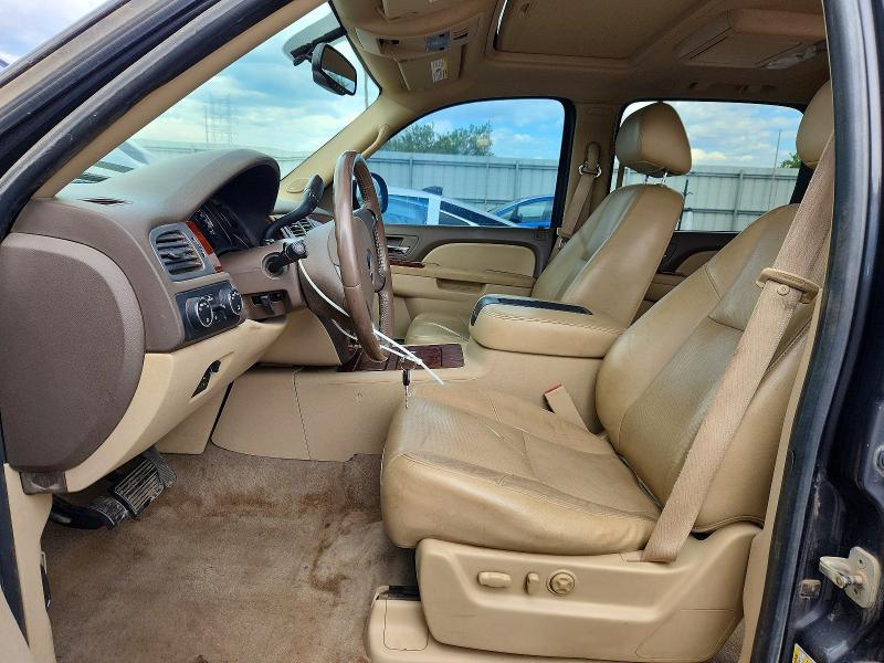 Photo 7 from auction – 2010 CHEVROLET SUBURBAN with VIN 1GNUKKE39AR147237