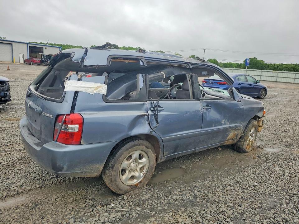 Photo 3 from auction – 2004 TOYOTA HIGHLANDER with VIN JTEDP21A640016947