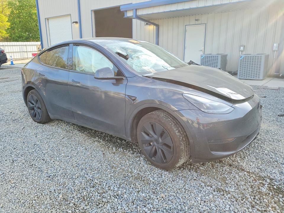 Photo 4 from auction – 2025 TESLA MODEL Y with VIN 7SAYGDED1SA365440