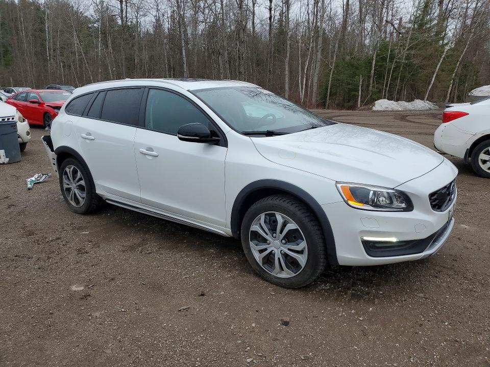 Photo 4 from auction – 2018 VOLVO V60 CROSS COUNTRY with VIN YV440MWKXJ2044298