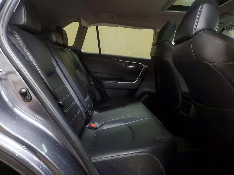 Photo 11 from auction – 2021 TOYOTA RAV4 with VIN 2T3A1RFV4MC146400