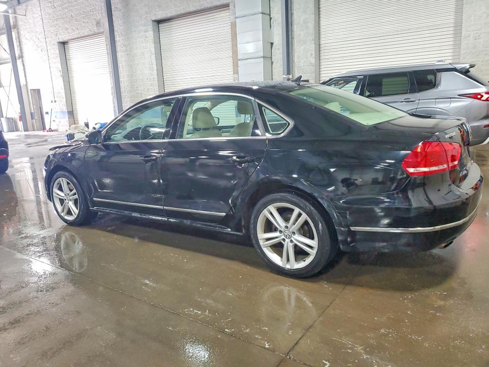 Photo 2 from auction – 2015 VOLKSWAGEN PASSAT with VIN 1VWBS7A32FC075422