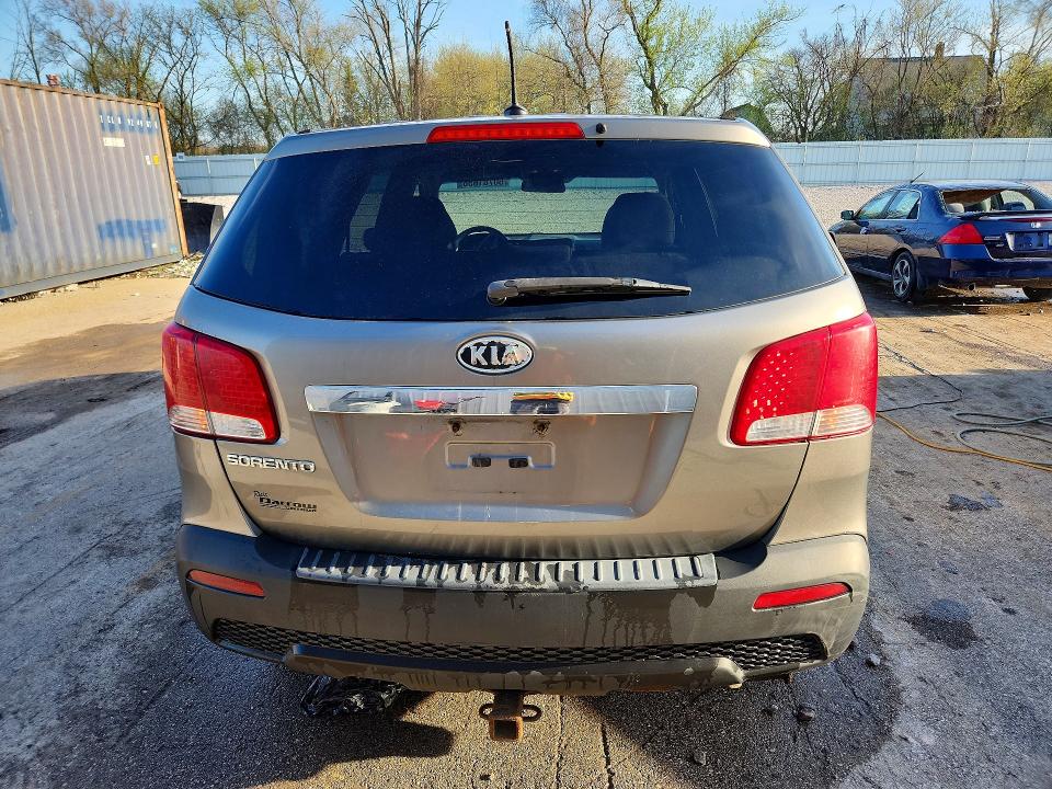 Photo 6 from auction – 2013 KIA SORENTO with VIN 5XYKTCA61DG400184