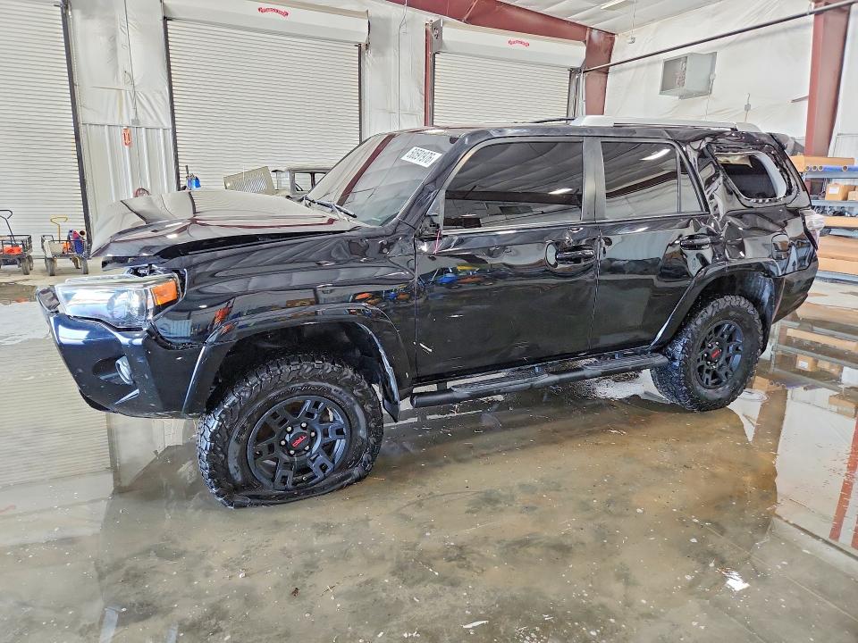 TOYOTA 4RUNNER 2018 with VIN JTEBU5JR8J5528750 - Photo from auction