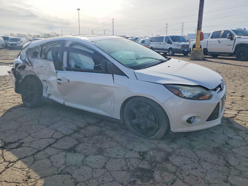 Снимка 4 от търг – 2012 FORD FOCUS с VIN 1FAHP3N27CL428473