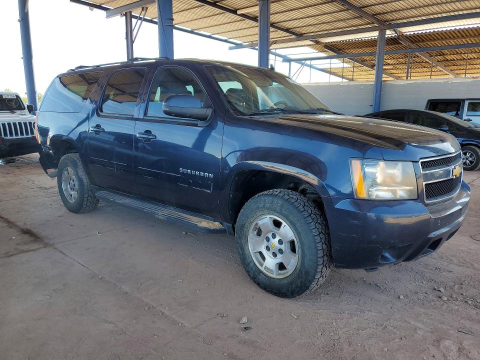 Photo 4 from auction – 2013 CHEVROLET SUBURBAN with VIN 1GNSCHE02DR212835
