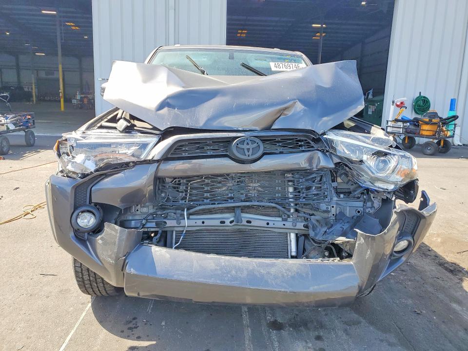 Photo 5 from auction – 2017 TOYOTA 4RUNNER with VIN JTEZU5JR5H5160505