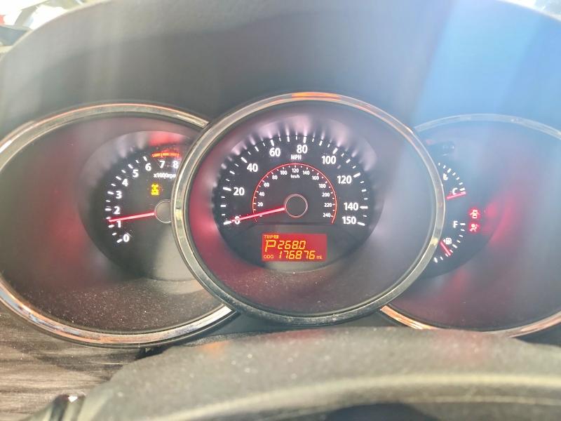 Photo 9 from auction – 2011 KIA SORENTO with VIN 5XYKTDA12BG096984