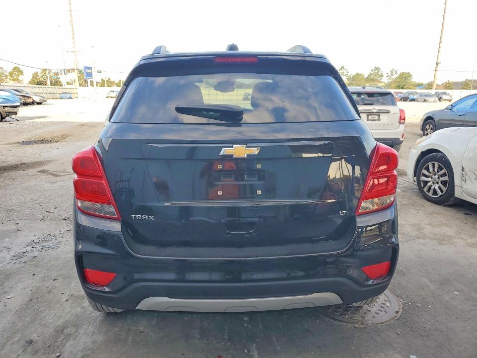 Photo 6 from auction – 2020 CHEVROLET TRAX with VIN KL7CJLSB4LB016136