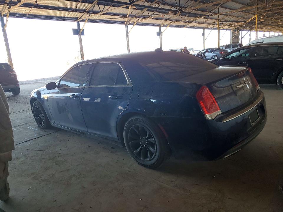 Photo 2 from auction – 2016 CHRYSLER 300 with VIN 2C3CCAAG2GH224192