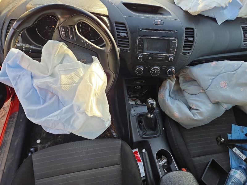 Photo 8 from auction – 2015 KIA FORTE KOUP with VIN KNAFX6A87F5312189