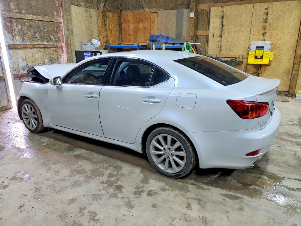 Photo 2 from auction – 2010 LEXUS IS with VIN JTHCF5C28A2032950