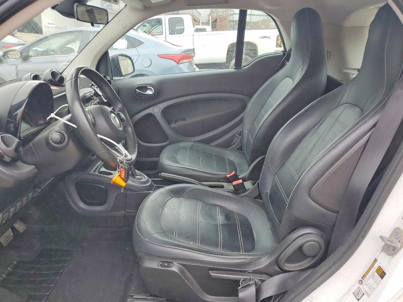 Photo 7 from auction – 2016 SMART FORTWO with VIN WMEFJ5DA7GK063376